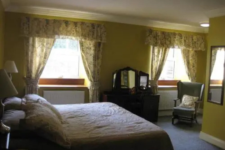 Room 2 of 13