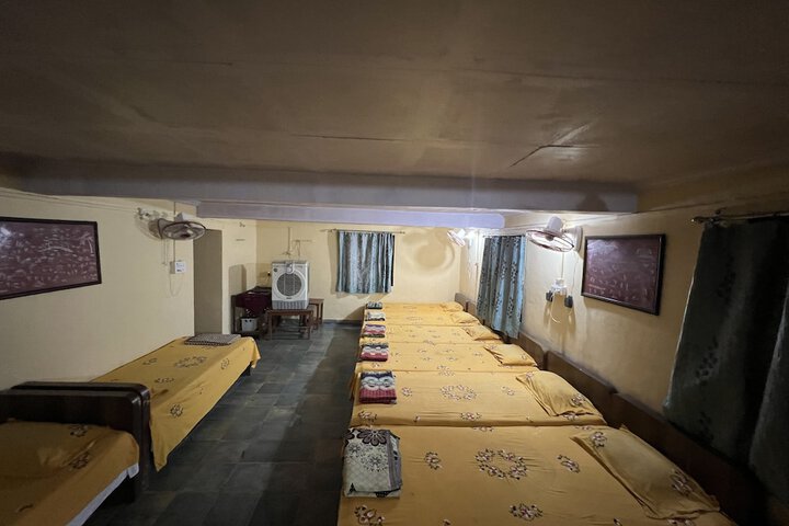Room 3 of 8