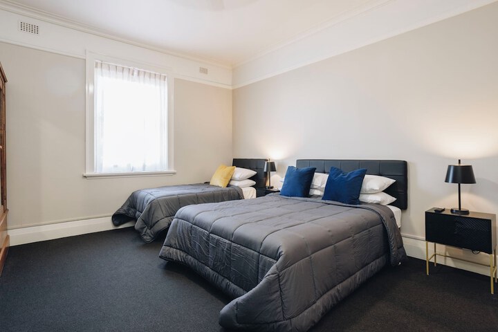 Room 25 of 42