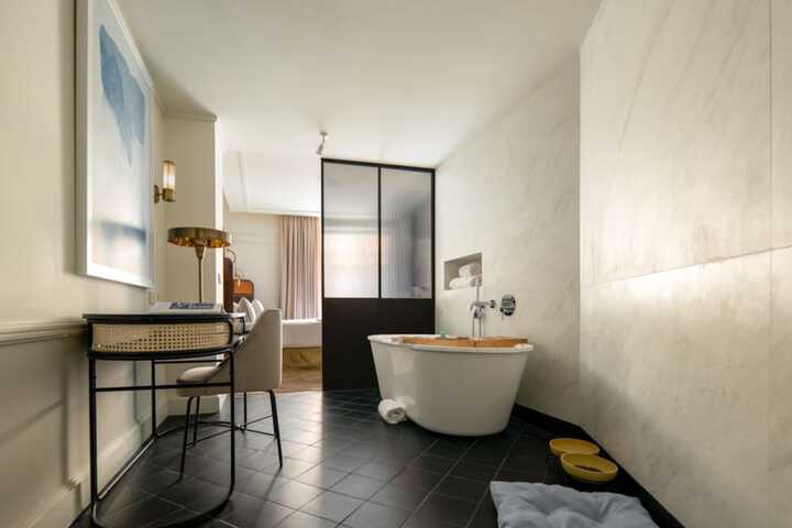 Room 47 of 89