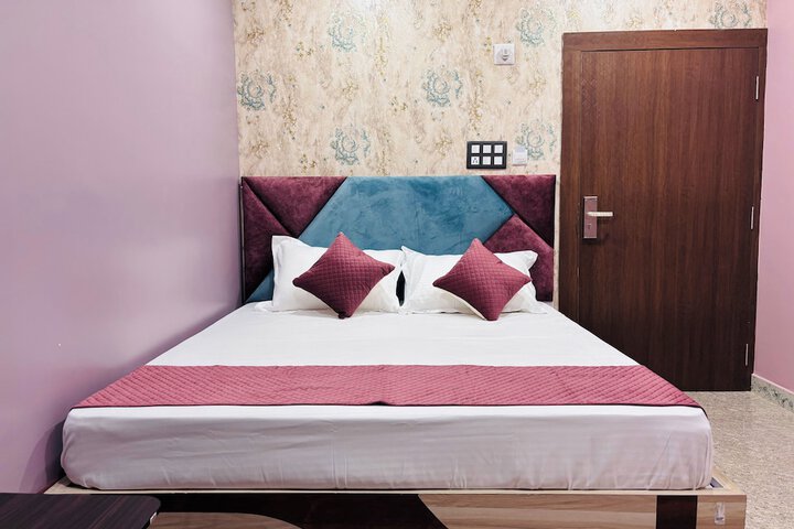 Room 9 of 31