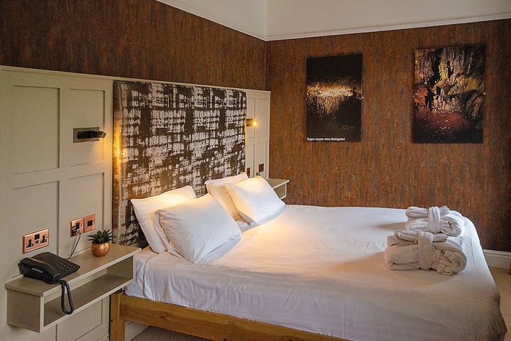 Room 15 of 47