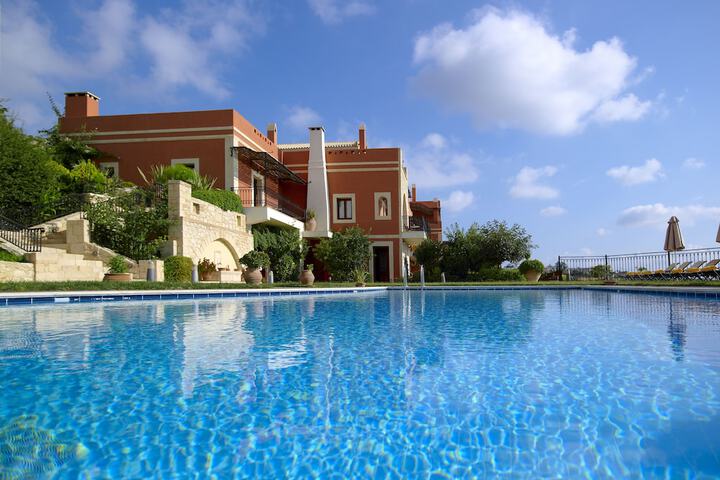 Hotel with Pool