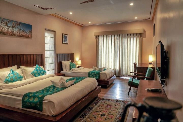 Room 5 of 8