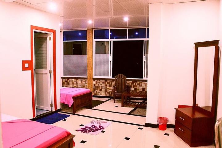 Kandyan Holiday Center