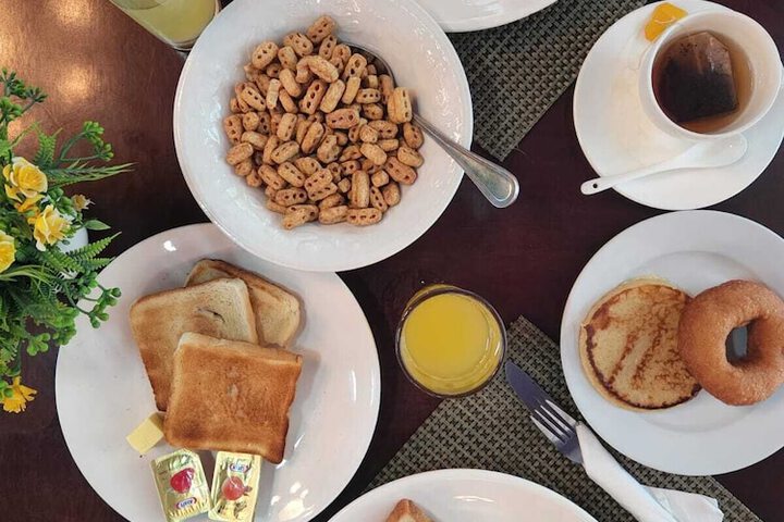 Breakfast/Coffee Service 26 of 33