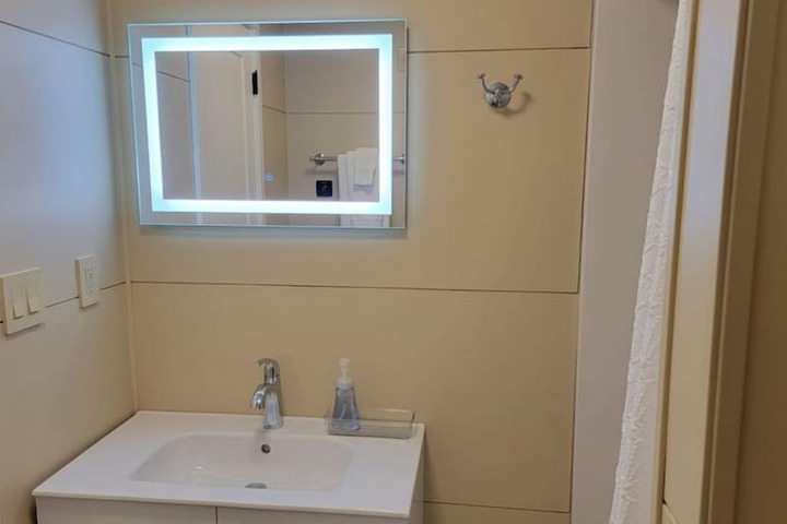 Room 93 of 125