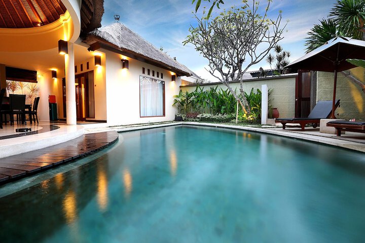 Hotel Pool