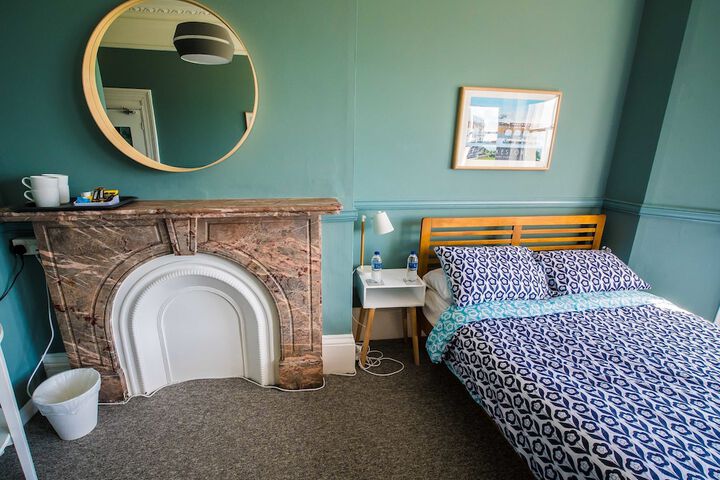 Room 4 of 86