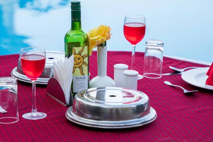 Dining 43 of 64