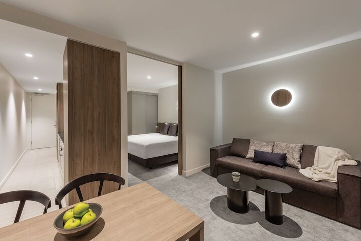 Room 33 of 66