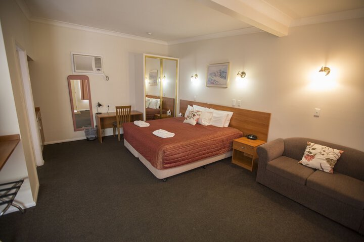 Room 8 of 46