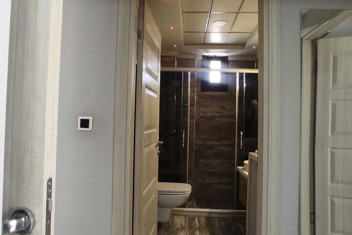 Room 4 of 31