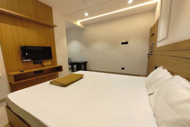 Room 12 of 24