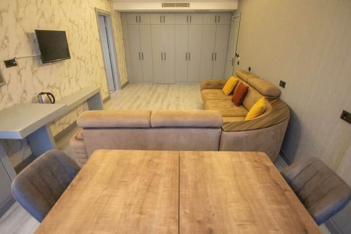 Room 13 of 22