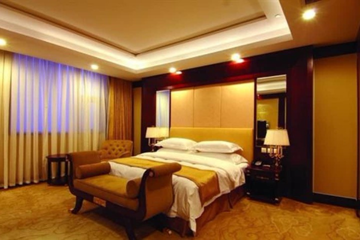 Room 8 of 25