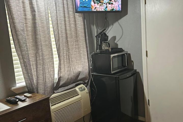 Room 21 of 50