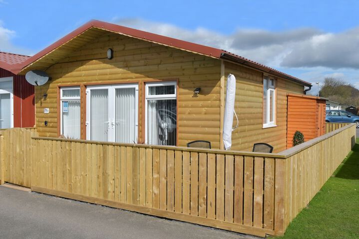 Lovely 3 Bed Chalet Bridlington Free Electric in Bridlington
