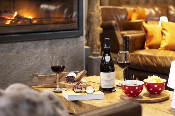 Lounge 16 of 19