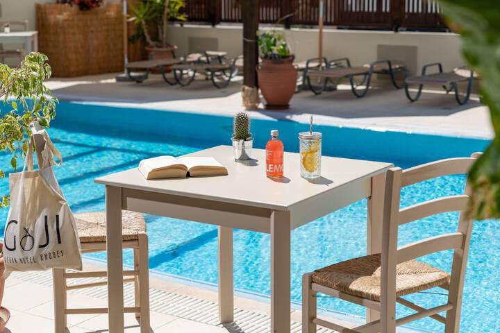Pools & Facilities