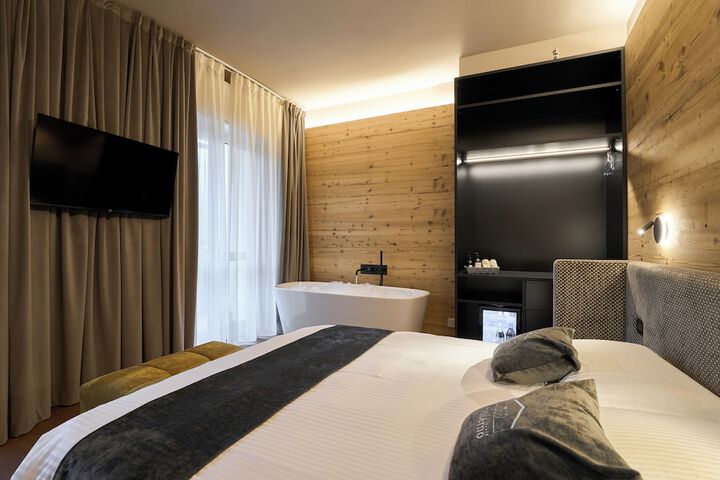 Room 17 of 73