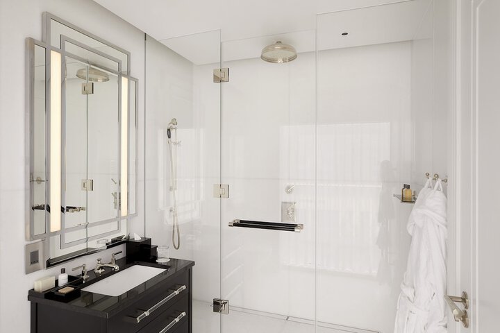 Room 121 of 183