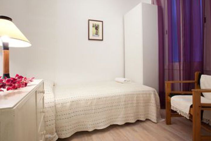 Room 14 of 36