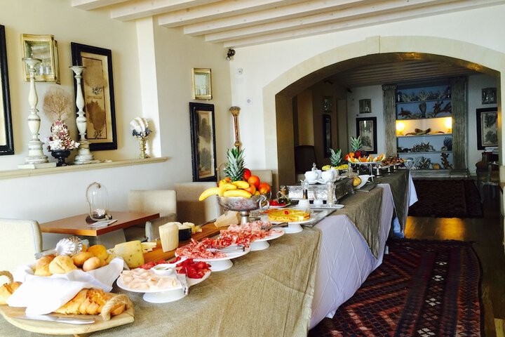 Breakfast/Coffee Service 80 of 118