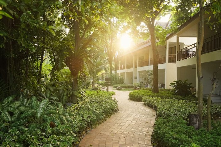 Hotel Exterior 144 of 183