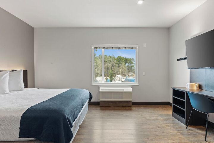 Room 13 of 37