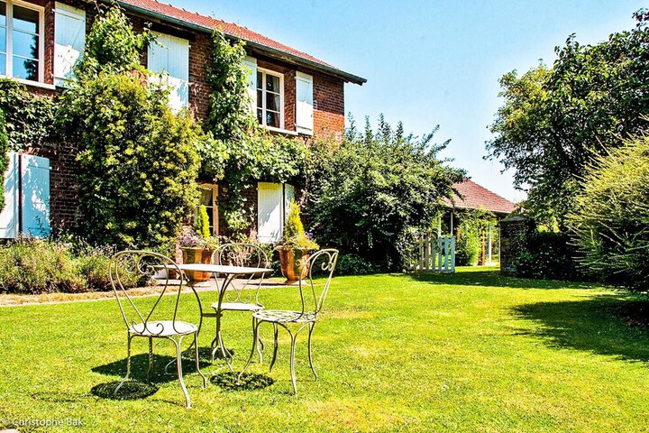 Hotel Exterior 58 of 61