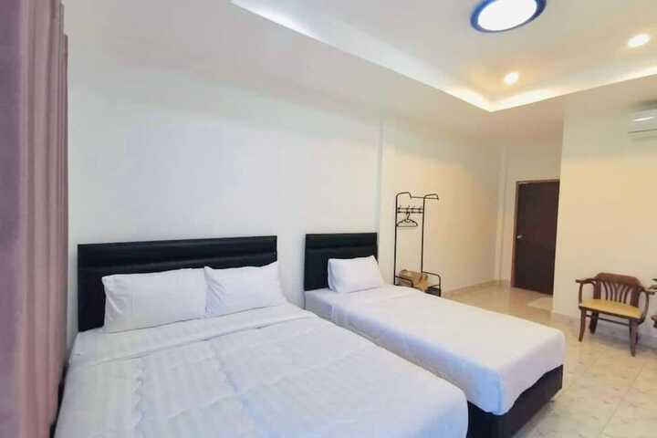 Room 4 of 19