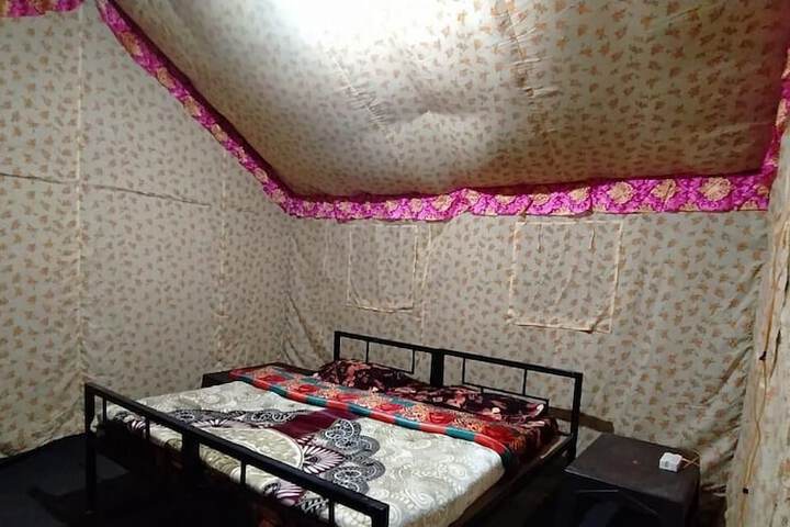 Room 6 of 11