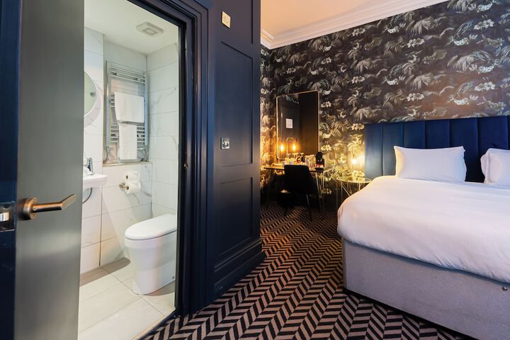 Room 28 of 37