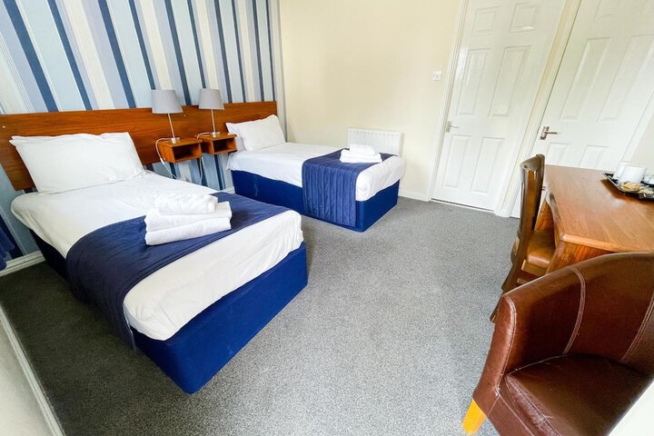 Room 15 of 40