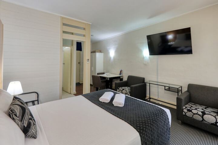 Room 13 of 35