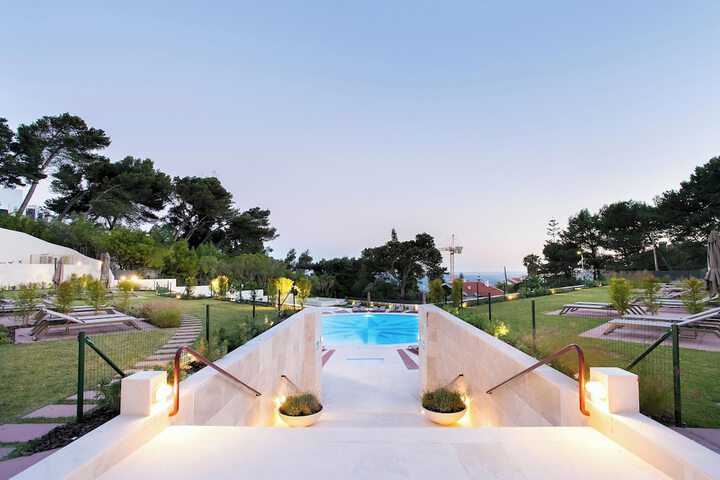 Pool 68 of 125