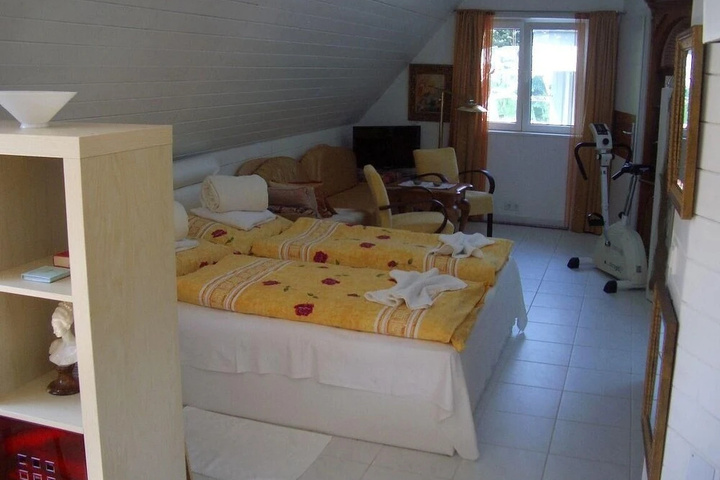 Room 3 of 20
