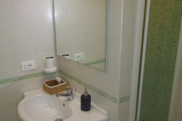 Room 17 of 26