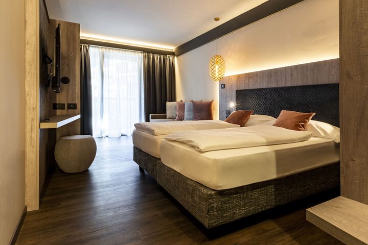 Room 25 of 107