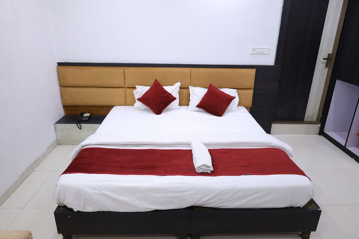 Room 11 of 22