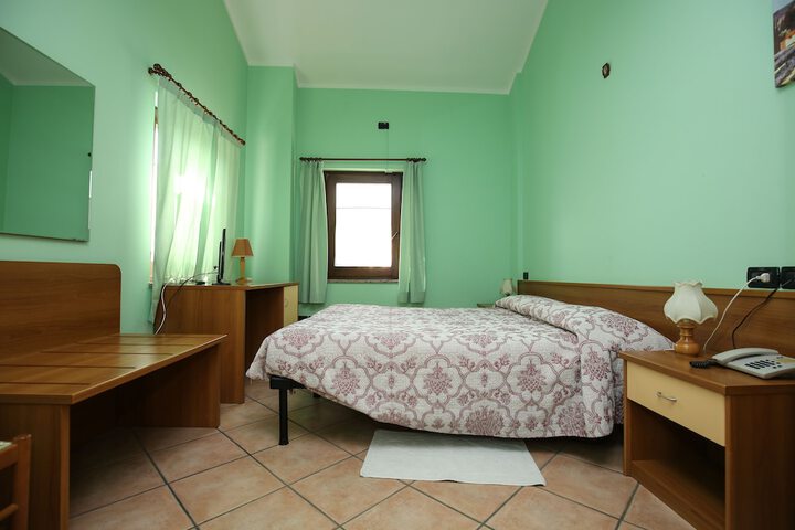 Room 5 of 52