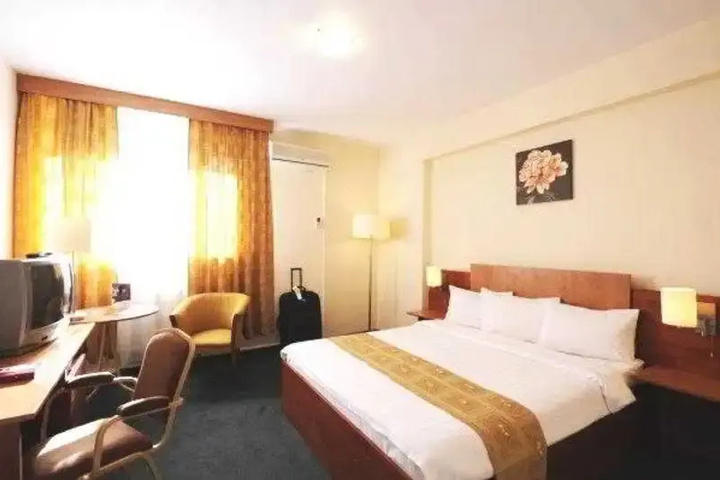 Room 2 of 6