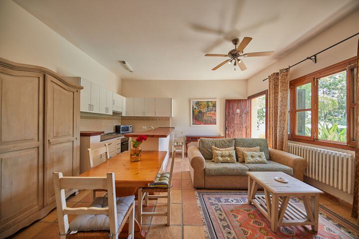 Room 4 of 140