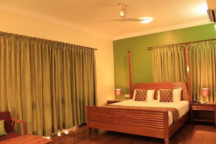 Room 18 of 33