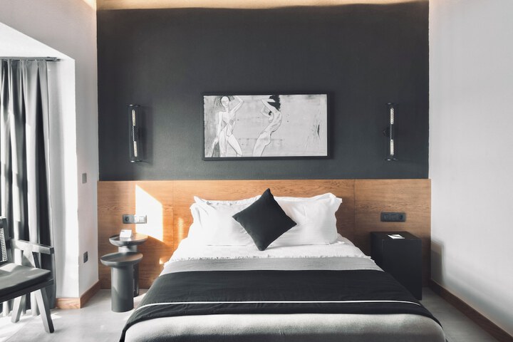 Room 26 of 104