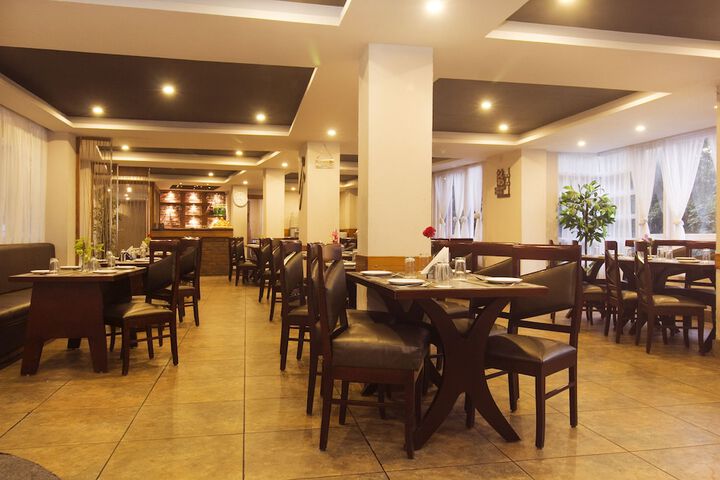 Dining Photos
