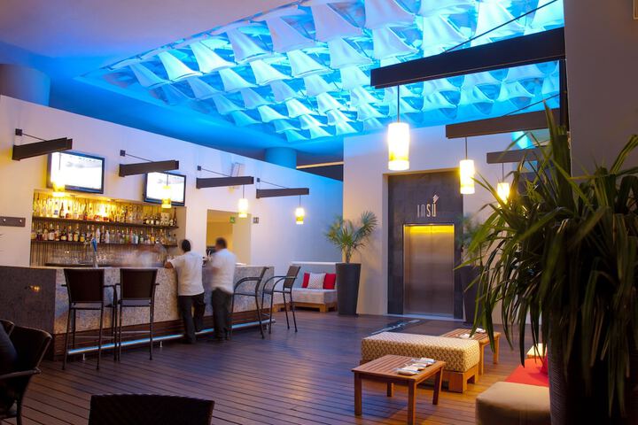 Lounge 213 of 251