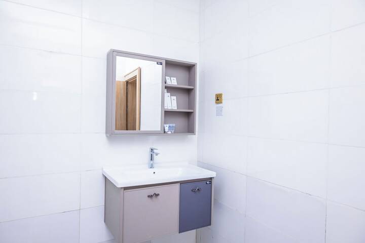 Room 11 of 48