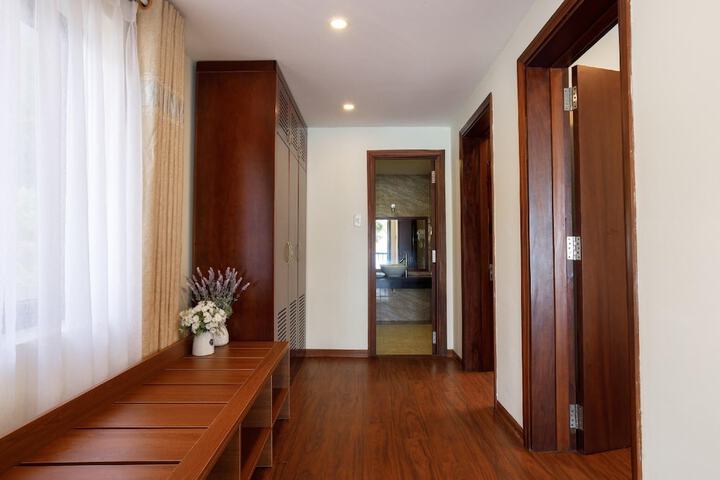 Room 15 of 74
